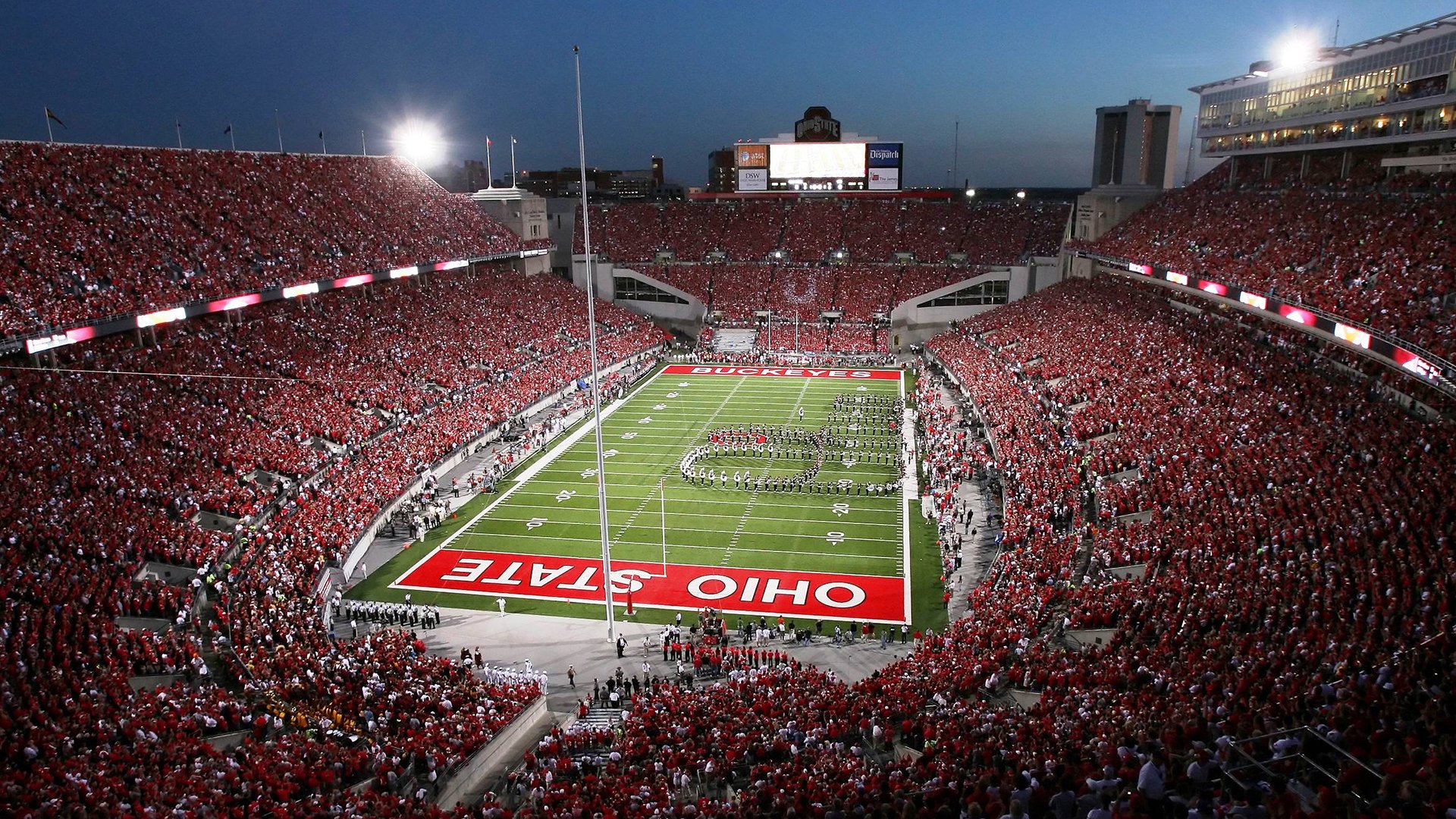 英超冲刺无限：悬念、精彩持续升温！，英超 满场